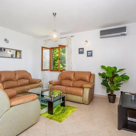 Casa vacanze Awesome In With Kitchen Veprinac