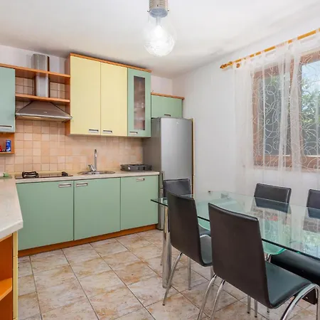 Pet Friendly Home In Veprinac *