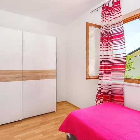 Pet Friendly In Veprinac