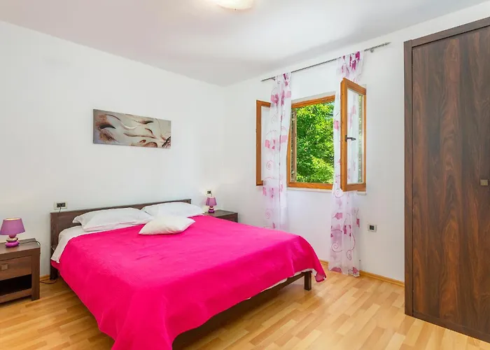 3 Bedroom Cozy In *