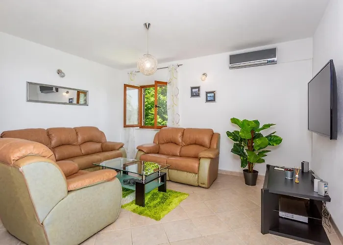 Σπίτι διακοπών 3 Bedroom Cozy In Veprinac