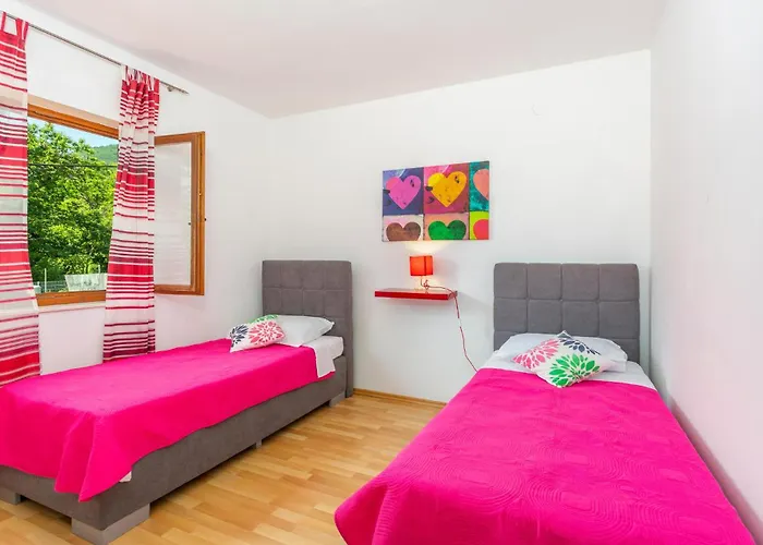 3 Bedroom Cozy In Σπίτι διακοπών