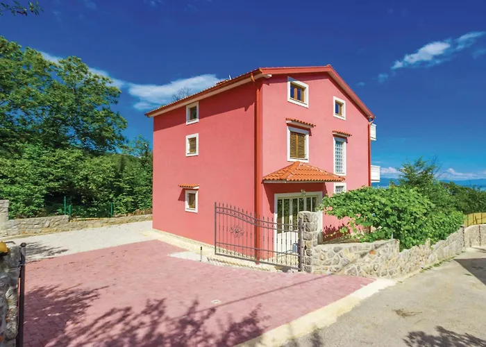 Holiday home 3 Bedroom Cozy Home In Veprinac