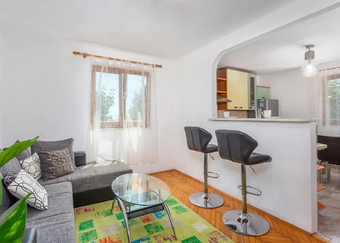 3 Bedroom Cozy Home In Veprinac Holiday home Veprinac