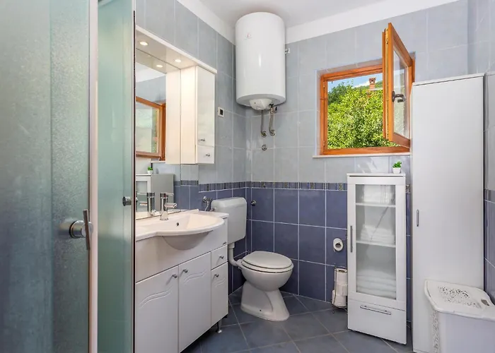 3 Bedroom Cozy Home In Veprinac