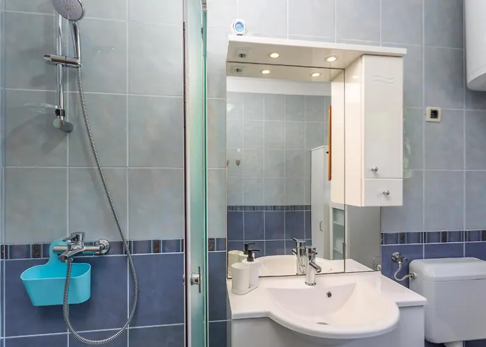 3 Bedroom Cozy Home In Veprinac Holiday home